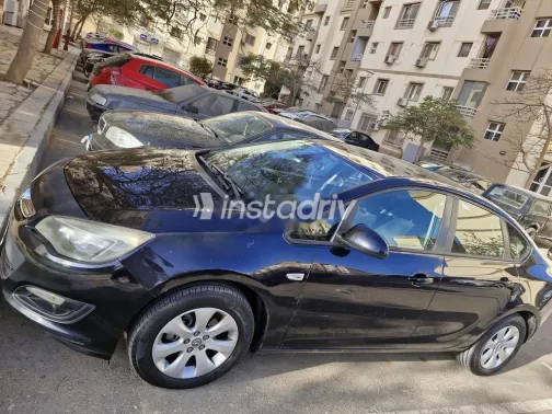 اوبل أسترا 2018 أبيض مستعملة للبيع - 2