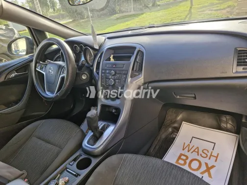 اوبل أسترا 2018 أبيض مستعملة للبيع - 3