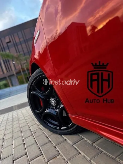 Alfa Romeo Giulietta 2016 Red Used for Sale - 3