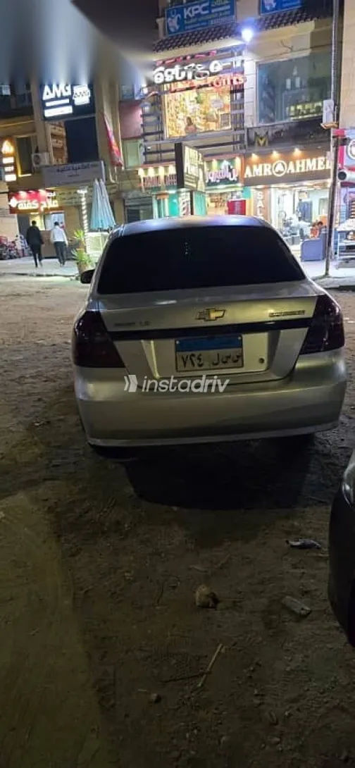 شيفروليه افيو 2013 فضي مستعملة للبيع - 3