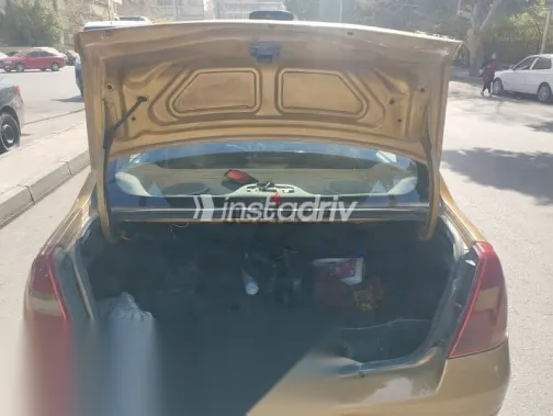 رينو كليو 2001 ذهبي مستعملة للبيع - 6