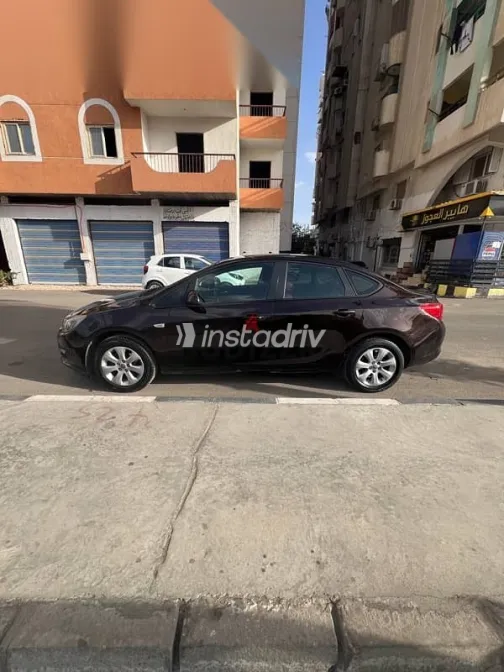 Opel Astra 2018 Brown Used for Sale - 3