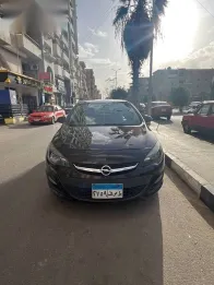اوبل أسترا 2018 بني مستعملة للبيع