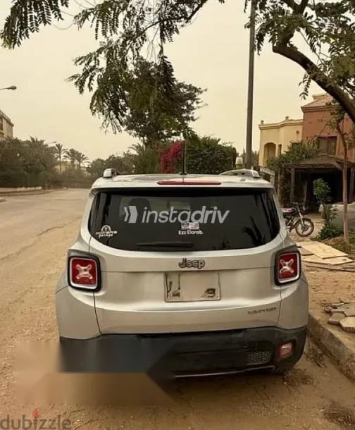 Jeep Renegade 2016 Silver Used for Sale - 3