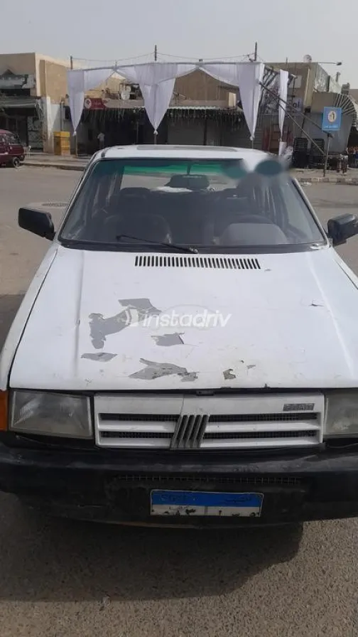 فيات اونو 1988 أبيض مستعملة للبيع - 1