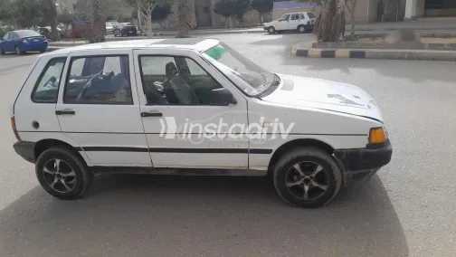 فيات اونو 1988 أبيض مستعملة للبيع - 2