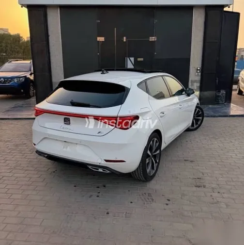 سيات ليون 2021 أبيض مستعملة للبيع - 2