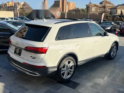 Audi Q7 2022 White Used for Sale - 2