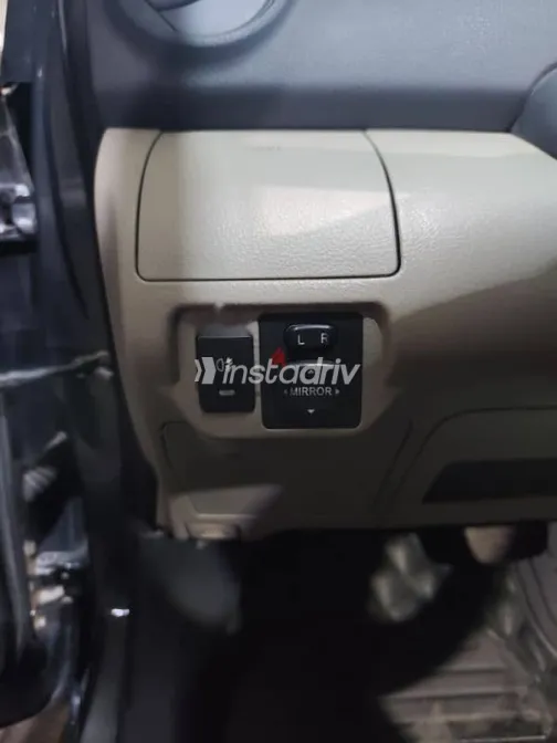 Toyota Yaris 2008 Gray Used for Sale - 4