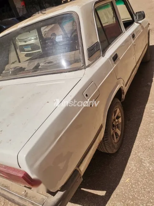 لادا 2107 2009 أبيض مستعملة للبيع - 4