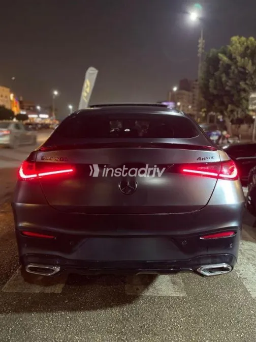 مرسيدس GLC 200 2024 أسود مستعملة للبيع - 2