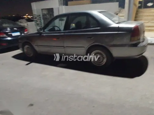 هيونداي فيرنا 2007 فضي مستعملة للبيع - 1