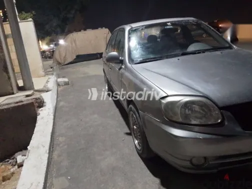 هيونداي فيرنا 2007 فضي مستعملة للبيع - 2