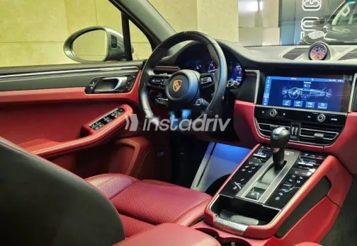 Porsche Macan 2024 Black Used for Sale - 3