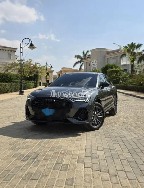 Audi Q3 2024 Gray Used for Sale - 1