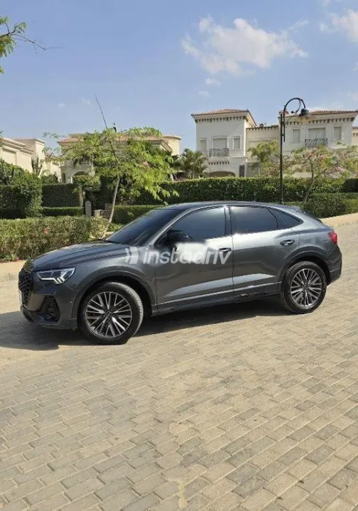 Audi Q3 2024 Gray Used for Sale - 2