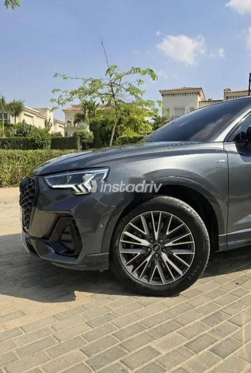 Audi Q3 2024 Gray Used for Sale - 3