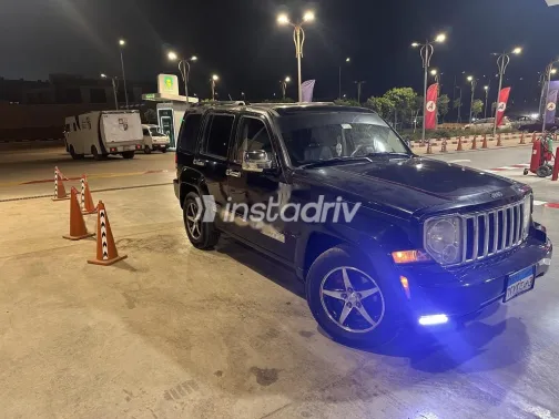 جيب ليبيرتى 2010 أسود مستعملة للبيع - 5