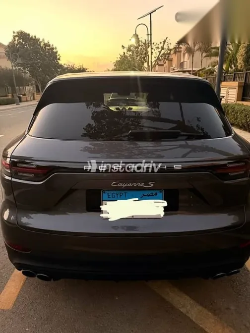 Porsche Cayenne 2020 Gray Used for Sale - 2