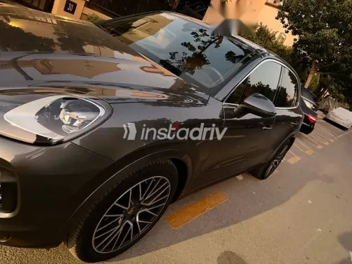 Porsche Cayenne 2020 Gray Used for Sale - 4