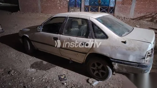اوبل فيكترا 1994 أبيض مستعملة للبيع - 3