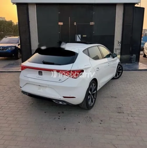 سيات ليون 2021 أبيض مستعملة للبيع - 2