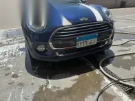 مينى كوبر 2017 أزرق غامق مستعملة للبيع