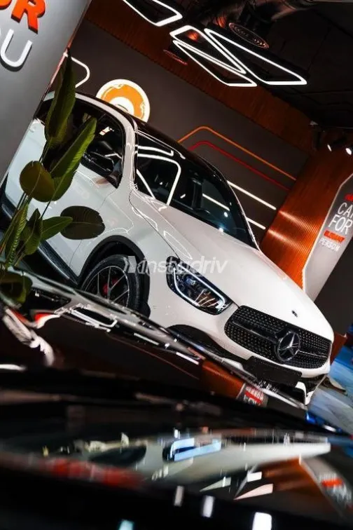 مرسيدس GLC 2022 أبيض مستعملة للبيع - 2