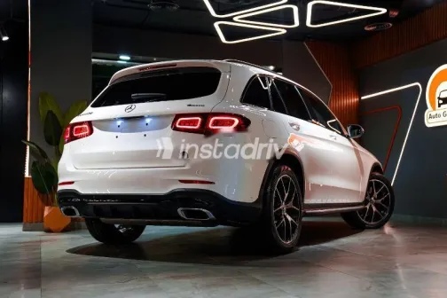 مرسيدس GLC 2022 أبيض مستعملة للبيع - 3
