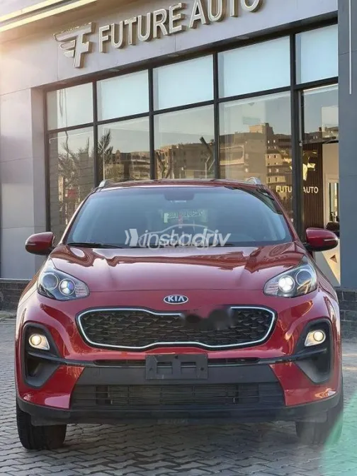 كيا سبورتاج 2022 أحمر غامق مستعملة للبيع - 2