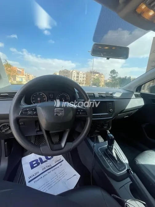 سيات ابيزا 2019 أزرق غامق مستعملة للبيع - 1