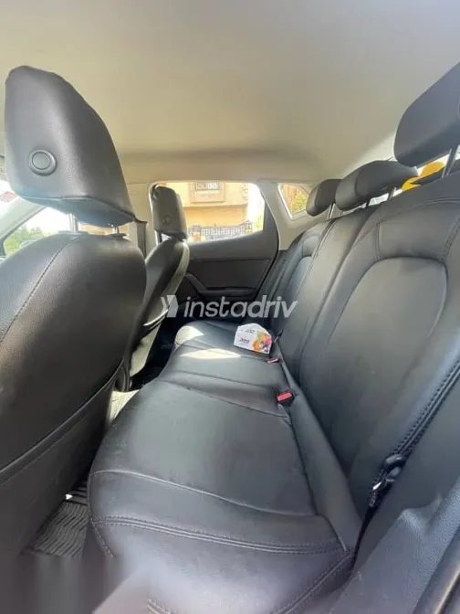 سيات ابيزا 2019 أزرق غامق مستعملة للبيع - 4