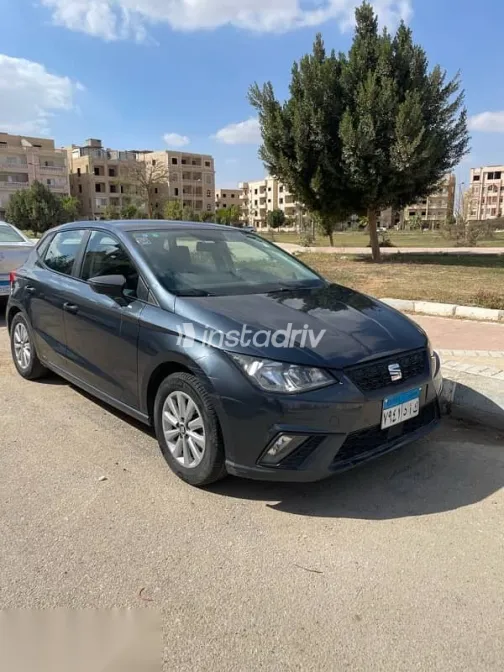 سيات ابيزا 2019 أزرق غامق مستعملة للبيع - 5