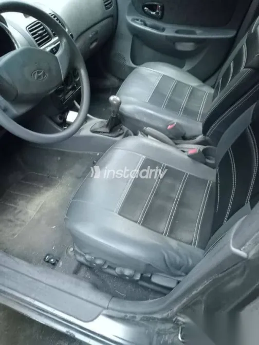 هيونداي فيرنا 2010 رمادي مستعملة للبيع - 3