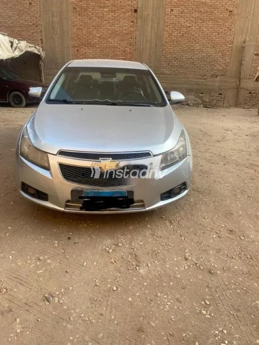 شيفروليه كروز 2010 فضي مستعملة للبيع - 1