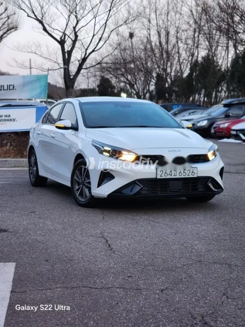 كيا K3 2022 أبيض مستعملة للبيع - 3