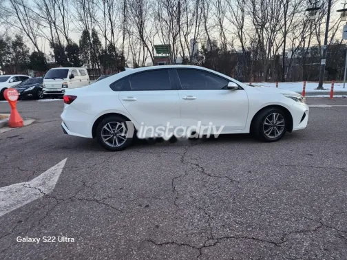 كيا K3 2022 أبيض مستعملة للبيع - 5