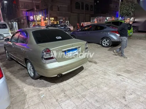 دايو نوبيرا 2000 ذهبي مستعملة للبيع - 1