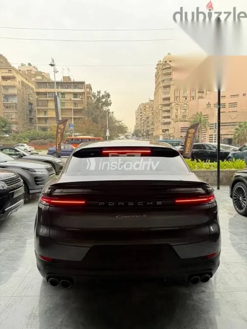 Porsche Cayenne 2025 Gray Used for Sale - 10