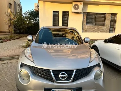 نيسان جوك 2013 فضي مستعملة للبيع - 2