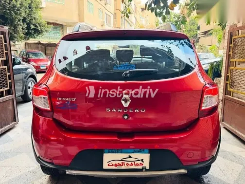 رينو سانديرو 2016 أحمر مستعملة للبيع - 2
