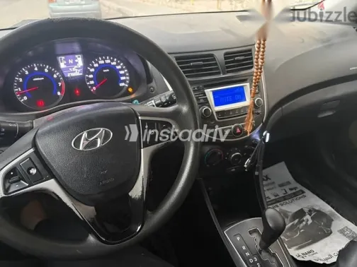 هيونداي سولاريس 2016 فضي مستعملة للبيع - 4