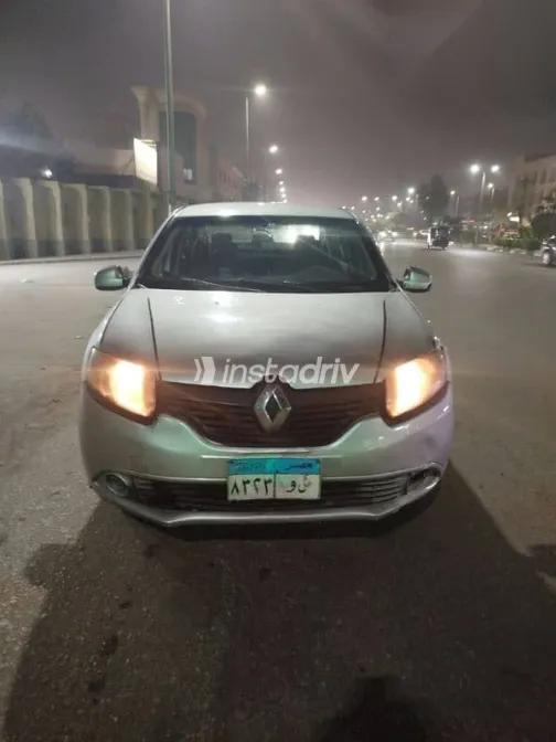رينو لوجان 2015 فضي مستعملة للبيع - 1
