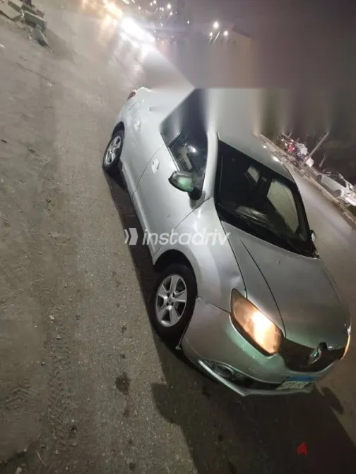 رينو لوجان 2015 فضي مستعملة للبيع - 2