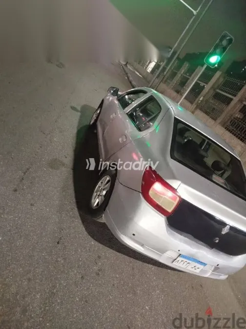 رينو لوجان 2015 فضي مستعملة للبيع - 4