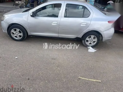 رينو لوجان 2015 فضي مستعملة للبيع - 9