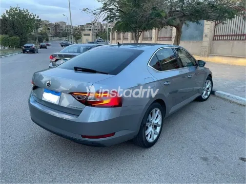 Skoda Superb 2019 White Used for Sale - 3