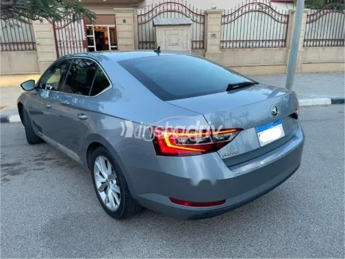 Skoda Superb 2019 White Used for Sale - 4