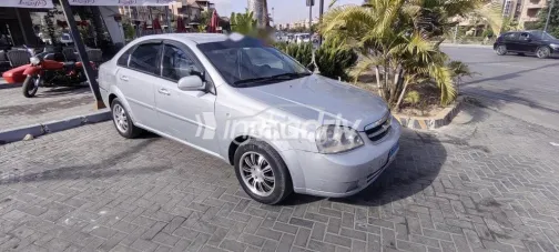 شيفروليه أوبترا 2006 فضي مستعملة للبيع - 2