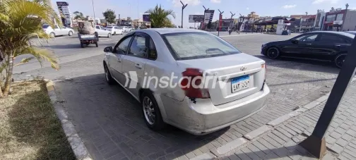 شيفروليه أوبترا 2006 فضي مستعملة للبيع - 4